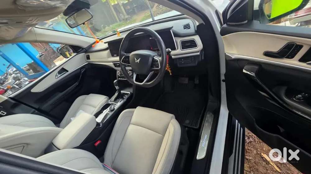 Mahindra Xuv700 2022 Petrol 41000 Km Driven