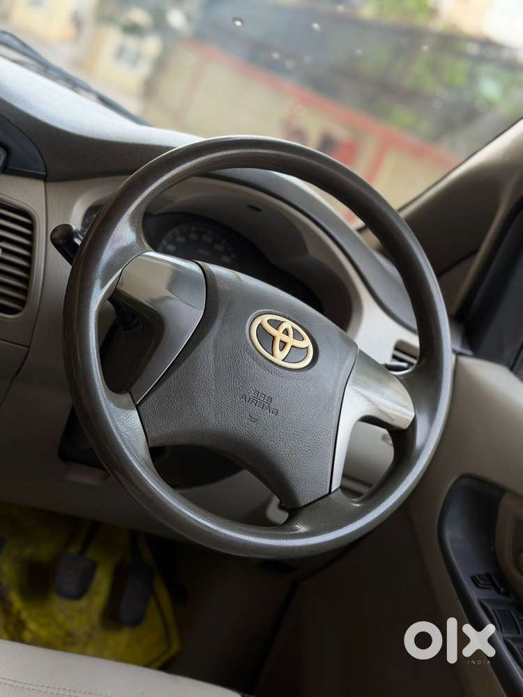 Toyota Innova 2.5 G (diesel) 8 Seater Bs Iv, 2013, Diesel