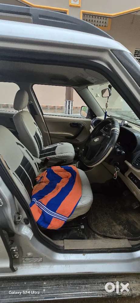 Mahindra Tuv 300 2016