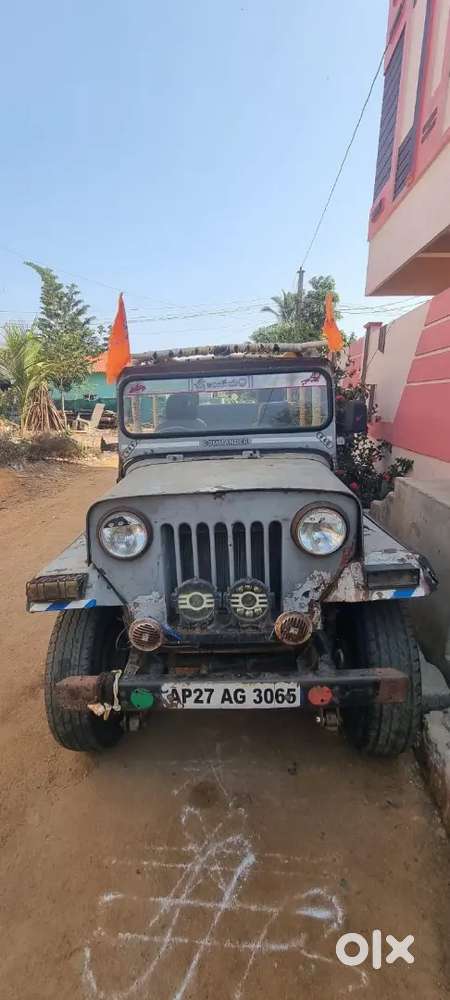 Mahindra Jeep Commander 2000