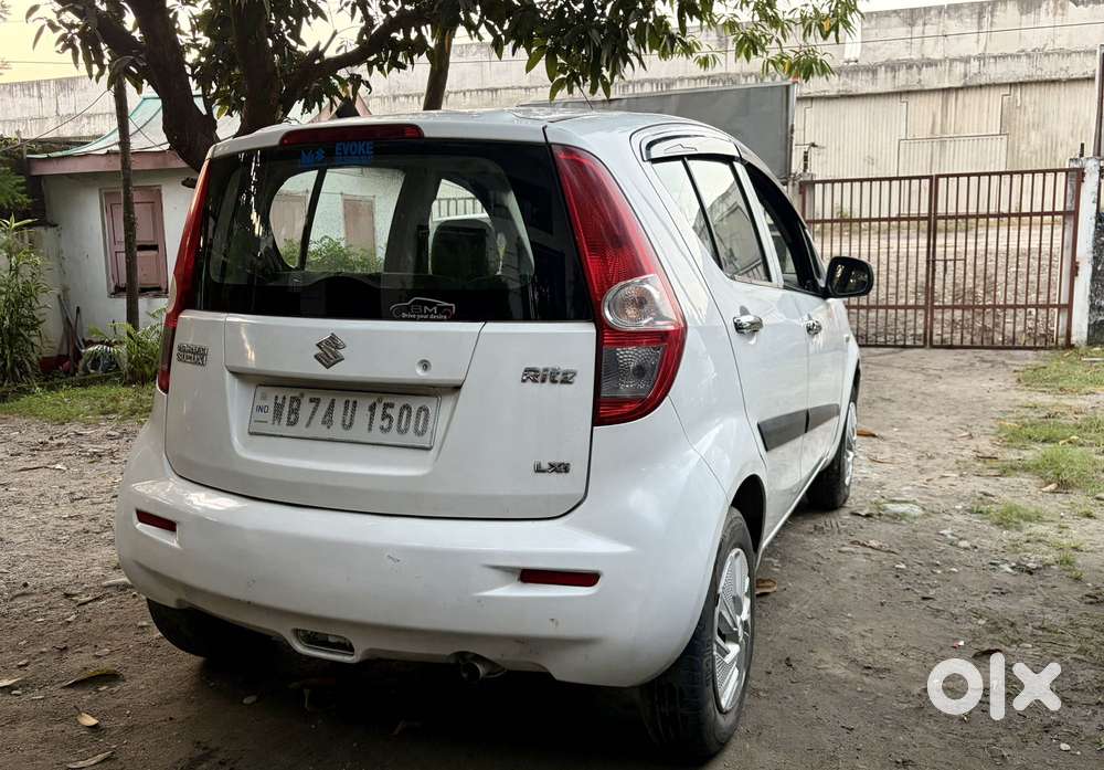Maruti Suzuki Ritz Lxi, 2011, Petrol