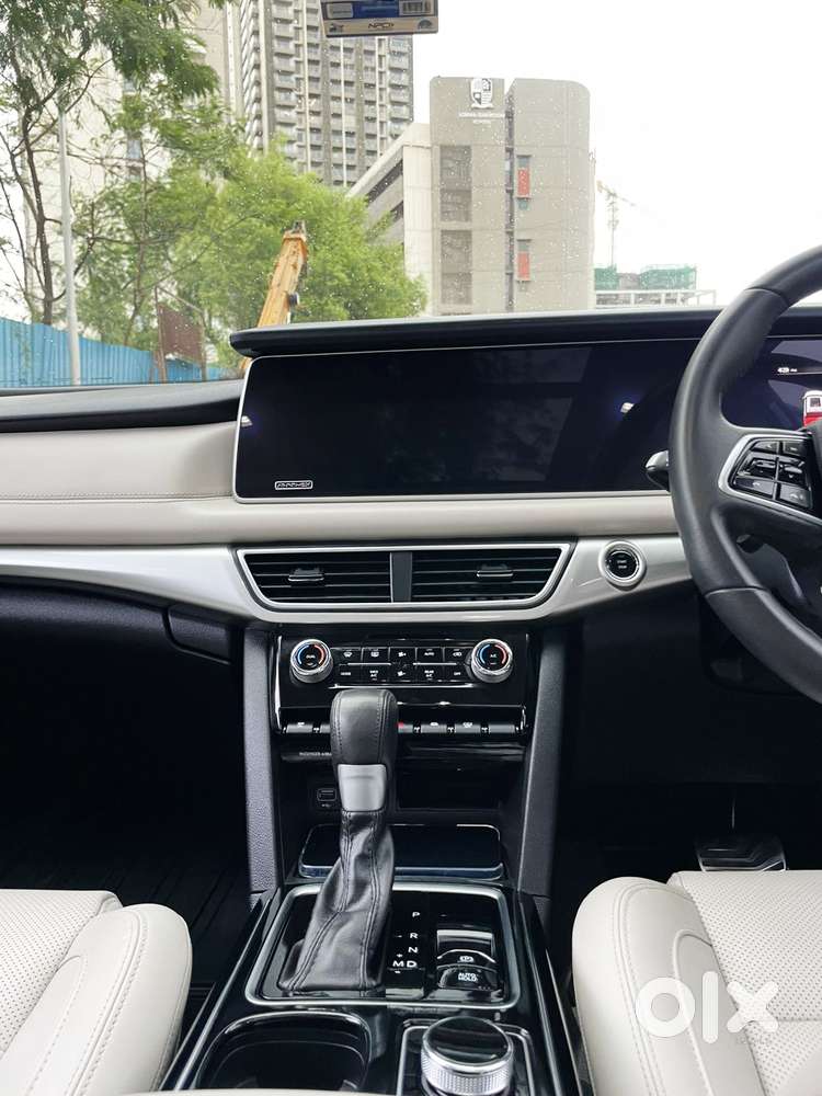 Mahindra Xuv700 2.2 Ax 7 Diesel At Luxury Pack Str, 2024, Petrol