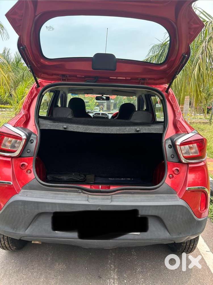 Kwid 1.0 Rxt Optional. In Showroom Condition. Less Driven
