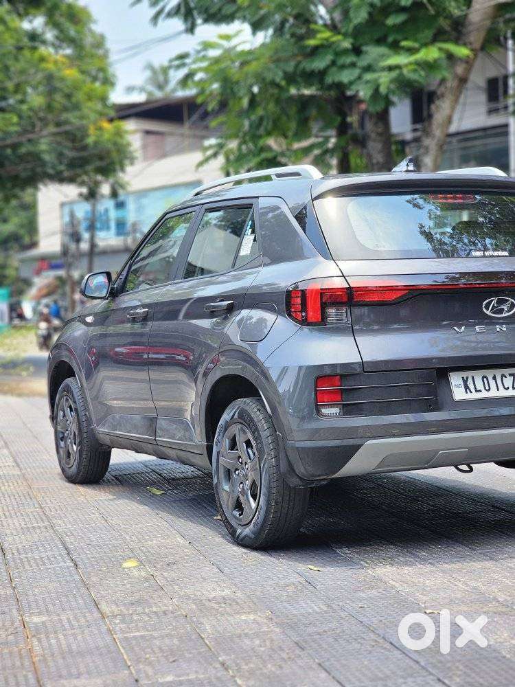 Hyundai Venue 1.2 S (o), 2023, Petrol