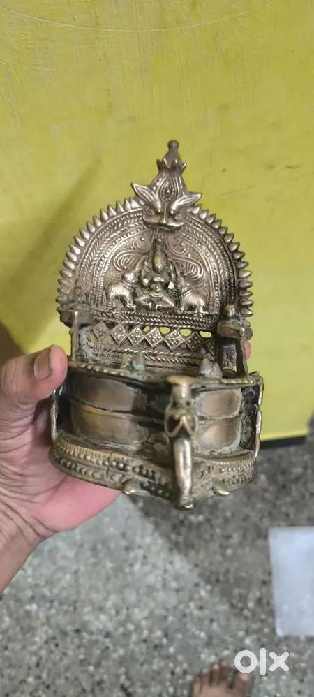 ANTIQUE BRONZE GAJA LAKSHMI DEEPAM FOR SALE