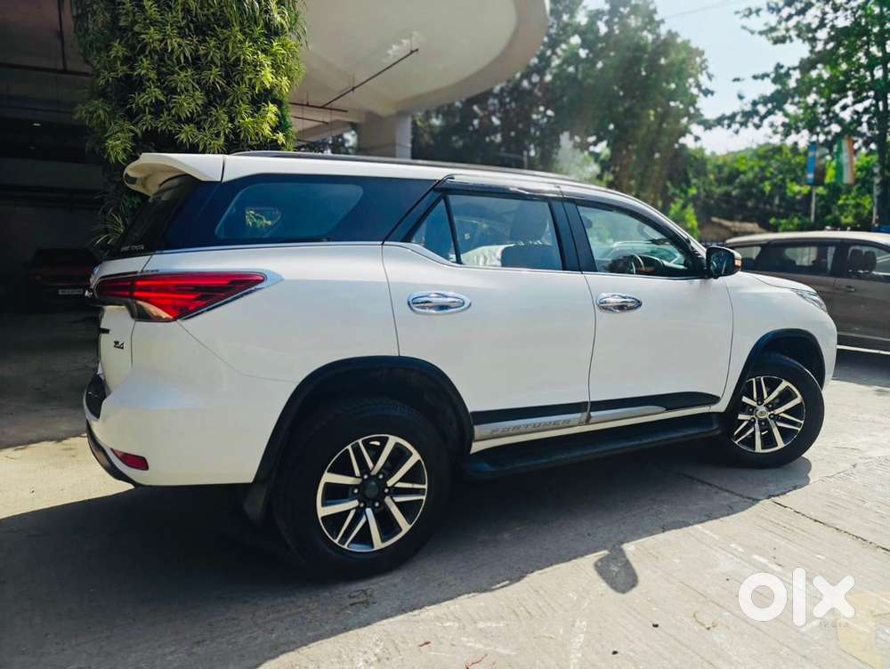 Toyota Fortuner Diesel 2017 Mt 4*4 For Sale Or Exchange On Extra Cash