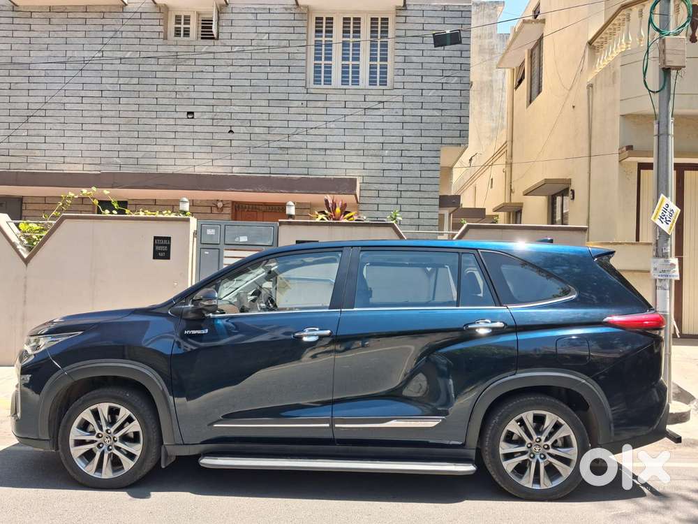 Toyota Innova Hycross 2.0 Zx (o) Hybrid 7 Str, 2023, Petrol