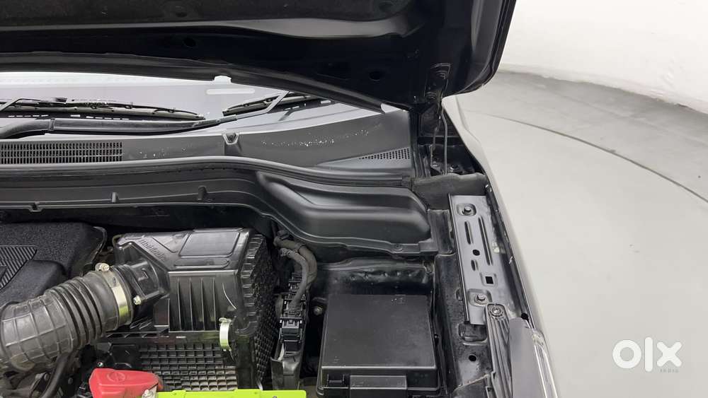 Mahindra Xuv300 W8 Option, 2022, Petrol