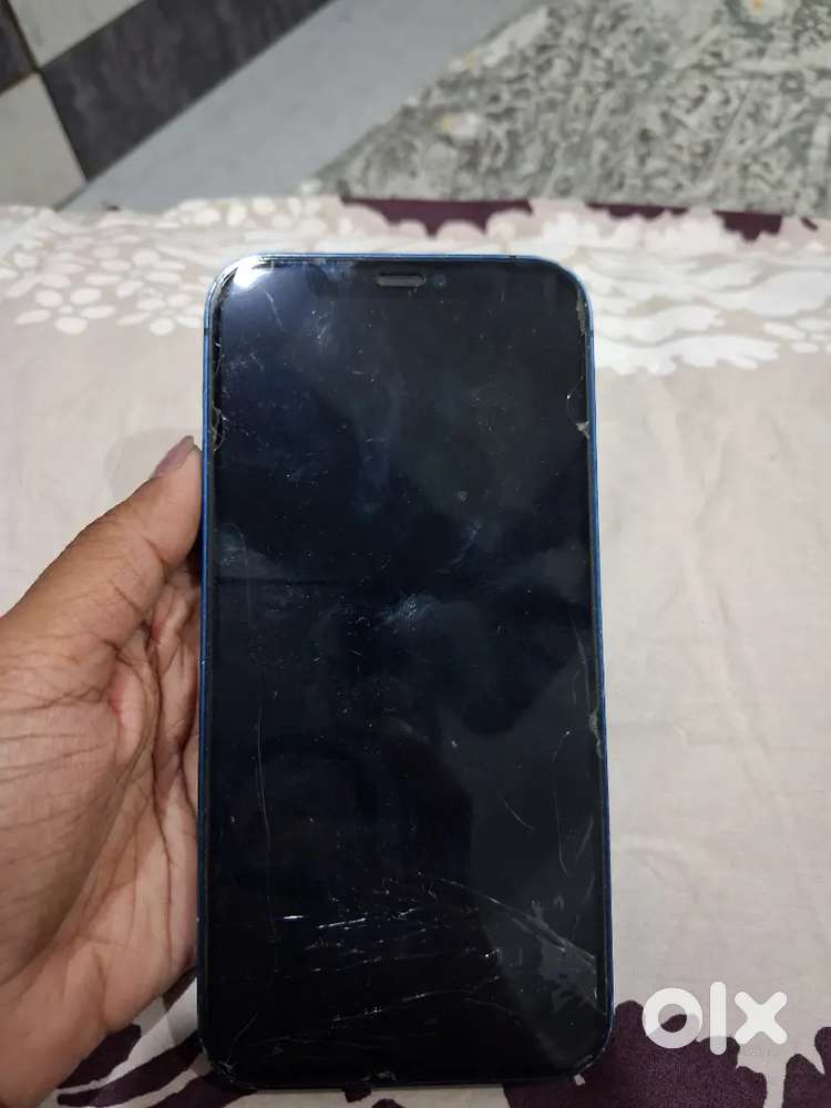 Apple iPhone 12 &ndash; For Sale at ₹8,000