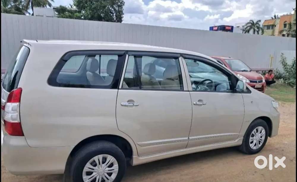 Toyota Innova 2014 Diesel 60800 Km Driven