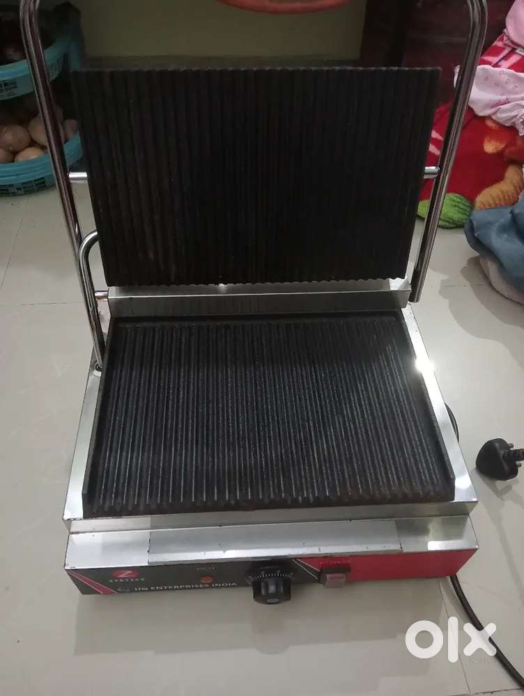 Grilled sandwich machine