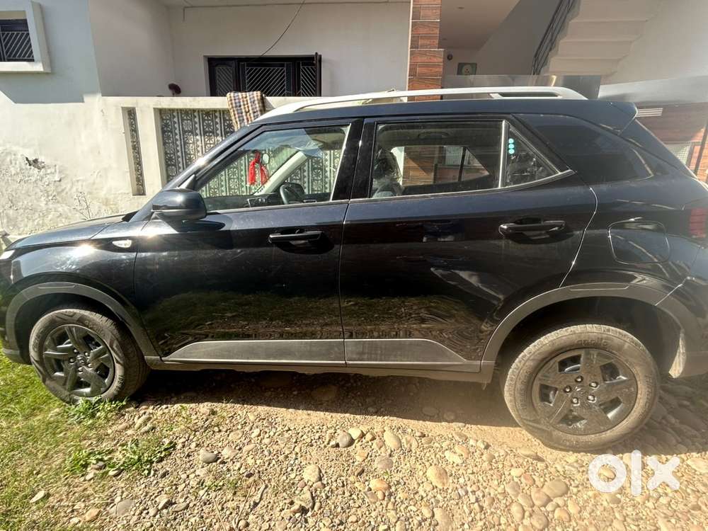 Hyundai Venue Petrol 2024