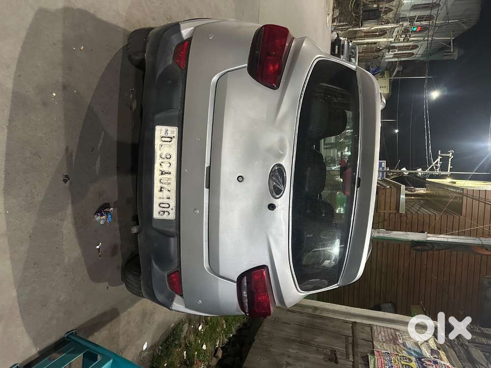 Top Model 6 Seater Suv