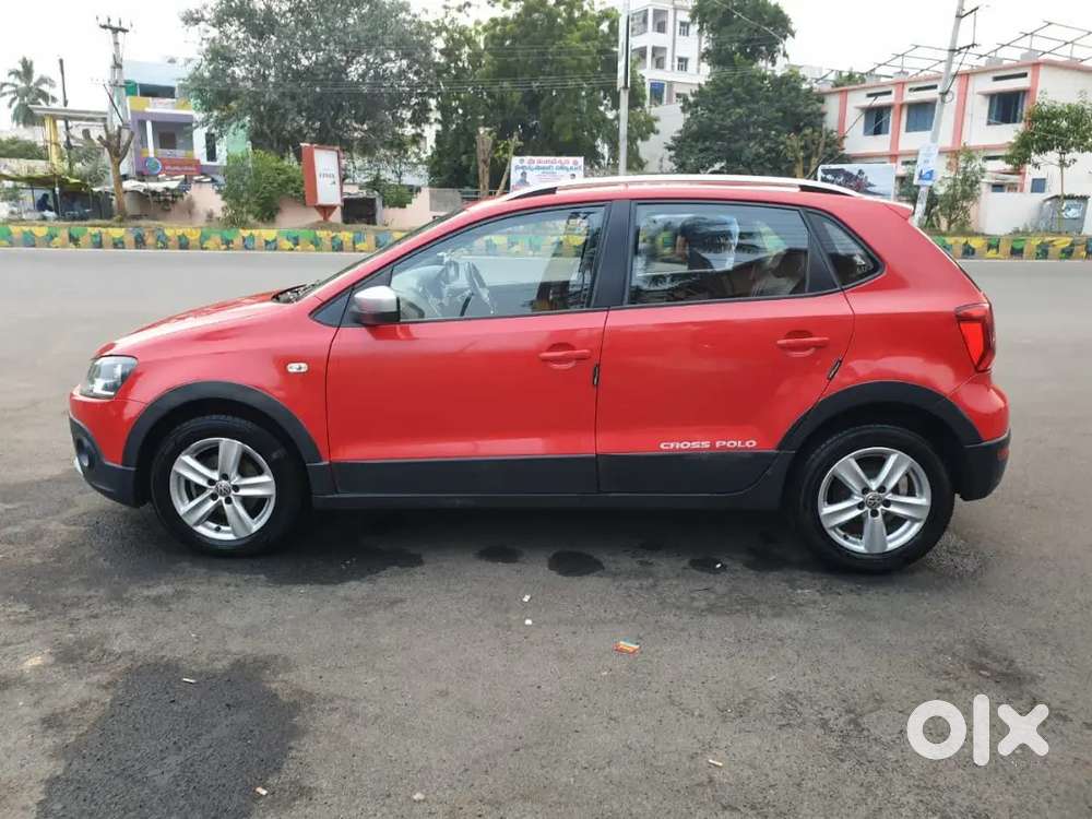 Volkswagen Crosspolo Highline 2014 Diesel Well Maintained