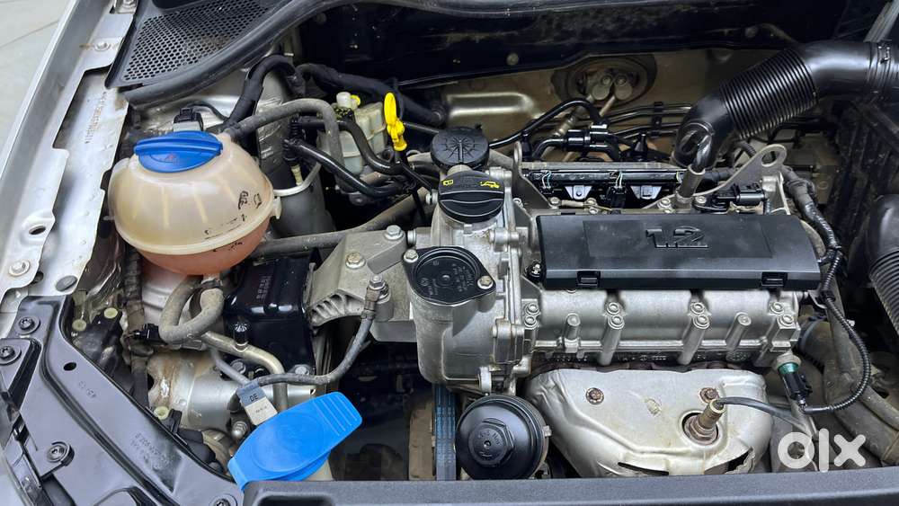 Volkswagen Polo Petrol Highline 1.2l, 2015, Petrol