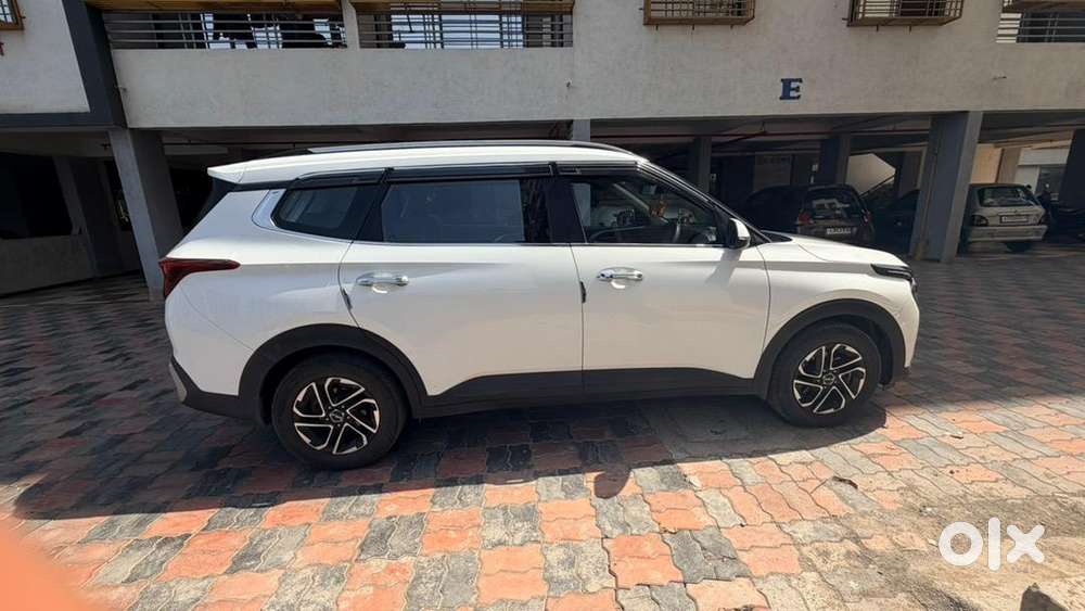 Kia Carens 2023 Petrol Good Condition