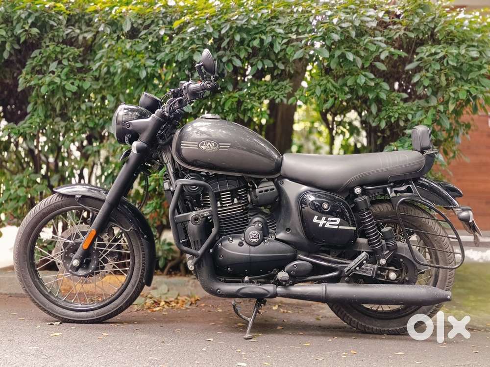 Jawa 42 just 700kms driven