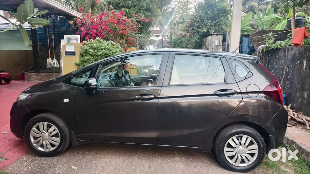 Honda Jazz Sv Mt I-vtec  35600 Km Driven  Well Maintained