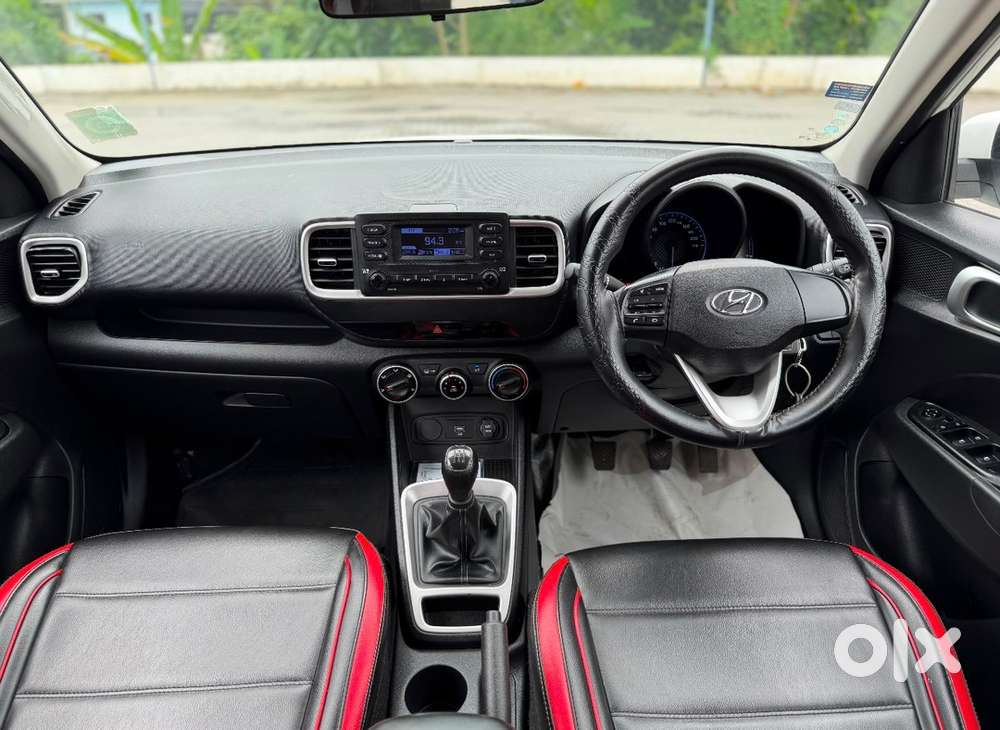 Hyundai Venue Petrol Manual 2020 Year