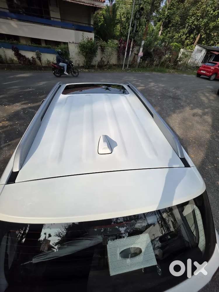 Well Maintained Hyundai Venue 2022 Turbo Petrol Under Company Warranty