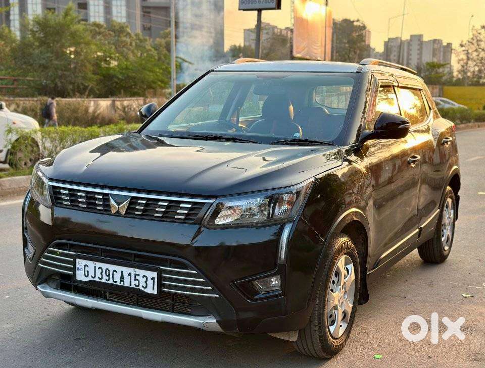 Mahindra Xuv300 W4, 2023, Petrol