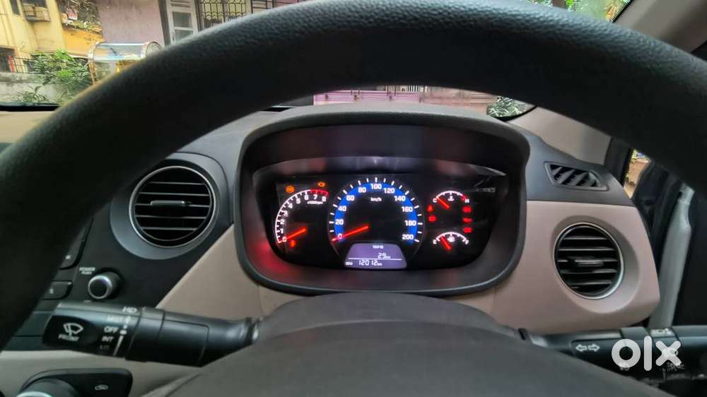 Hyundai Xcent 2016