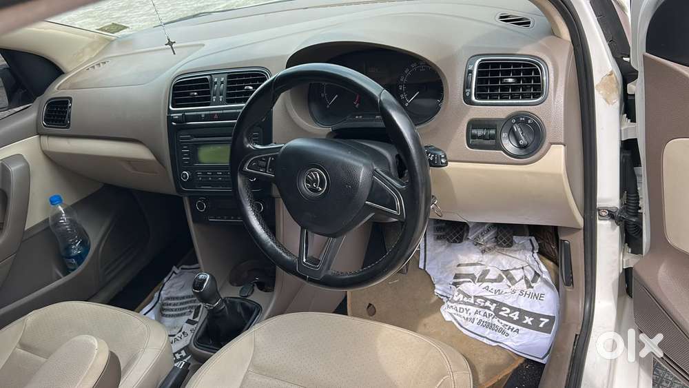 Skoda Rapid [ ] 1.6 Mpi Style Plus Black Package, 2016, Petrol