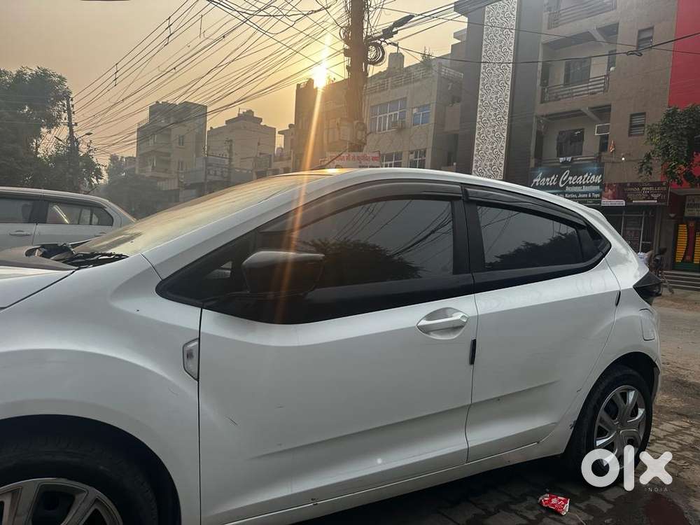 Tata Altroz Petrol 2022