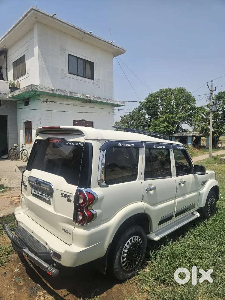 गाड़ी वैल मेंटेन गुड कंडीशन