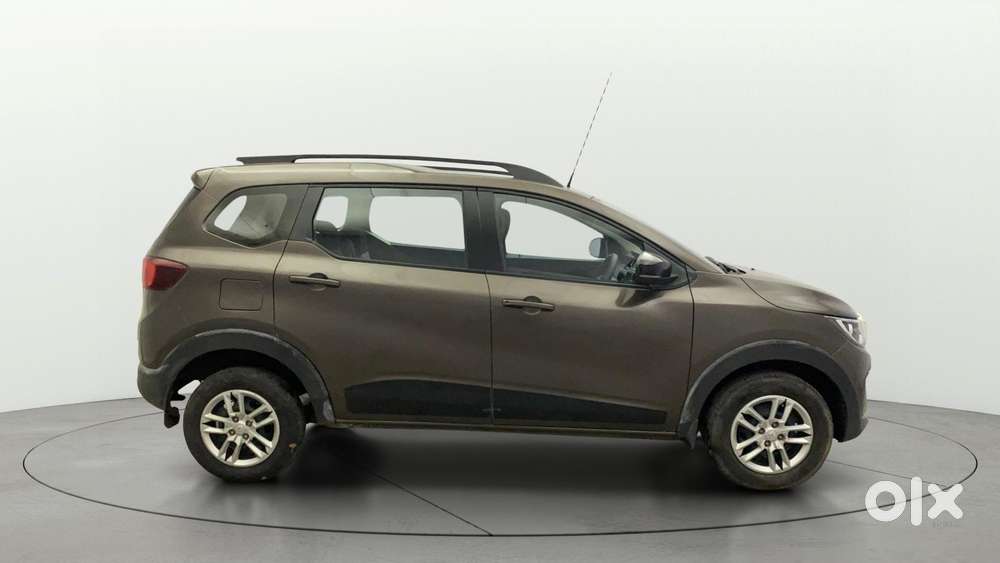 Renault Triber Rxt, 2022, Petrol