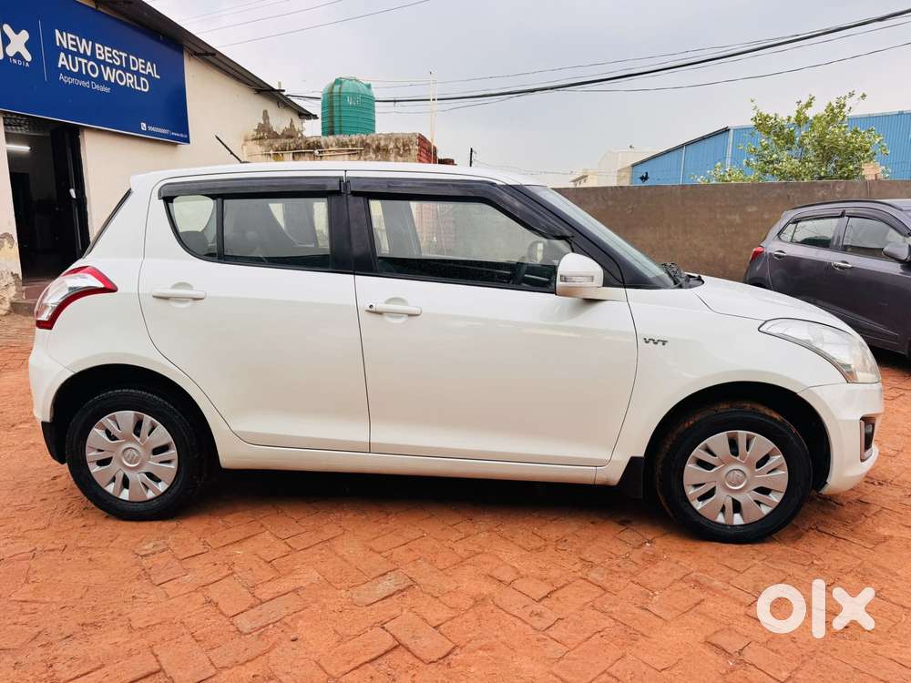 Maruti Suzuki Swift Vxi 1.2 Abs Bs-iv, 2015, Petrol