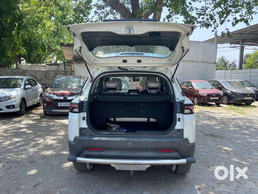Maruti Suzuki Brezza 1.5 Vxi Cng, 2024, Cng & Hybrids
