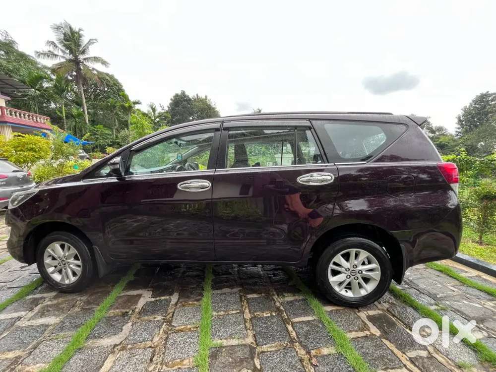 Toyota Innova Crysta 2017 Diesel 170000 Km Driven