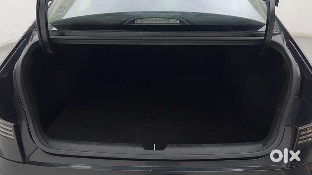 Hyundai Verna 1.5 Sx Petrol Mt, 2023, Petrol