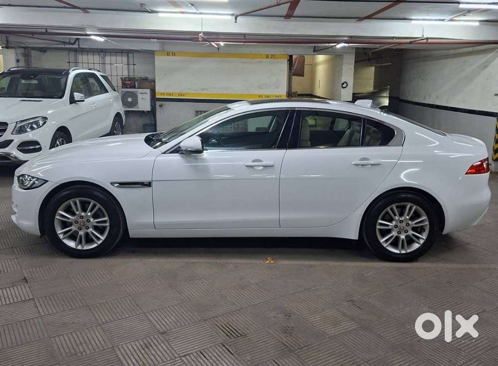 Jaguar Xe Portfolio, 2016, Petrol