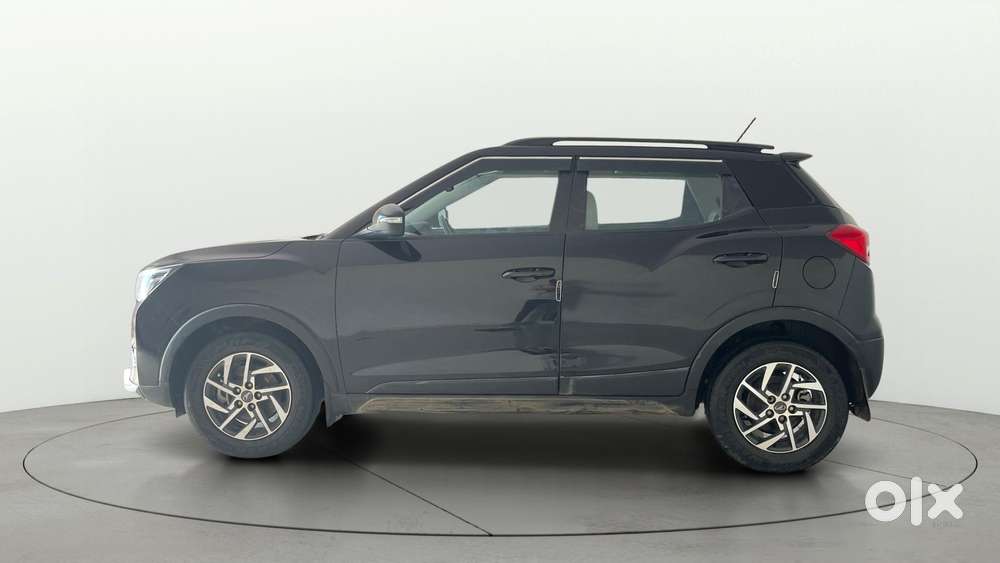 Mahindra XUV300 W8 Option, 2022, Petrol