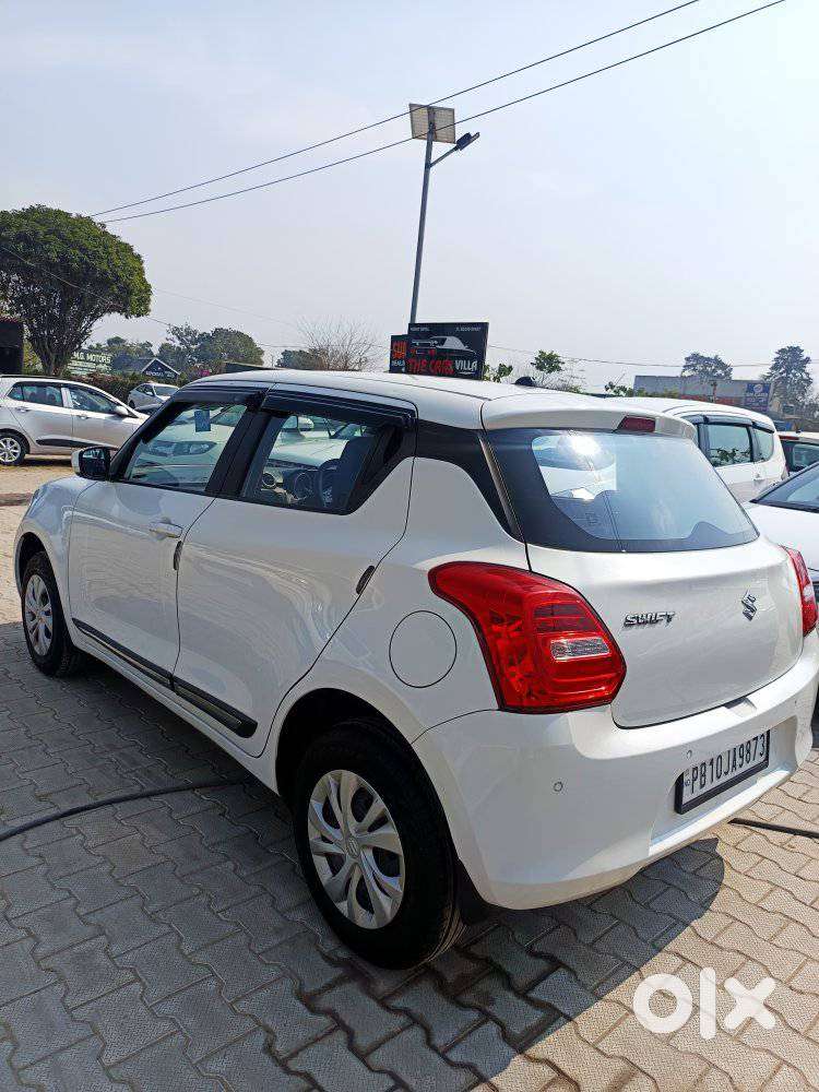 Maruti Suzuki Swift Vxi + Manual, 2023, Petrol
