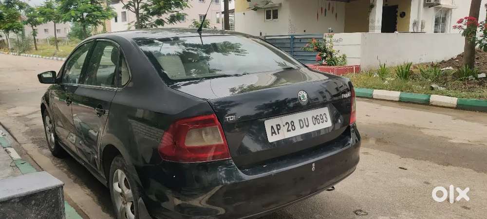 Skoda Rapid Elegance 2013