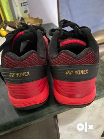Yonex Atlas non marking badminton shoes size 5 Sports Equipment 1789366376