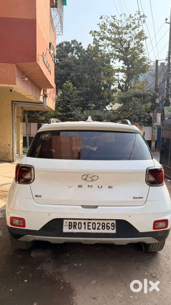 Hyundai Venue 2020 Petrol 32000 Km Driven