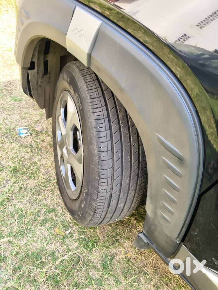 Maruti Brezza Vxi At 2026