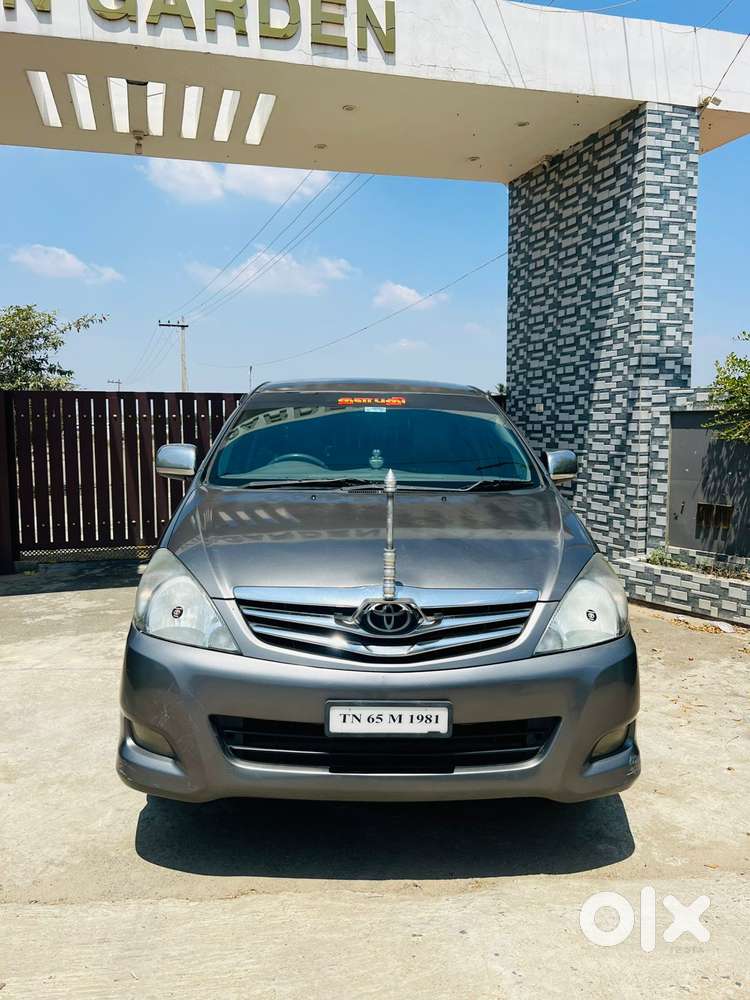 Toyota Innova 2004-2011 2.5 V Diesel 8-seater, 2011, Diesel