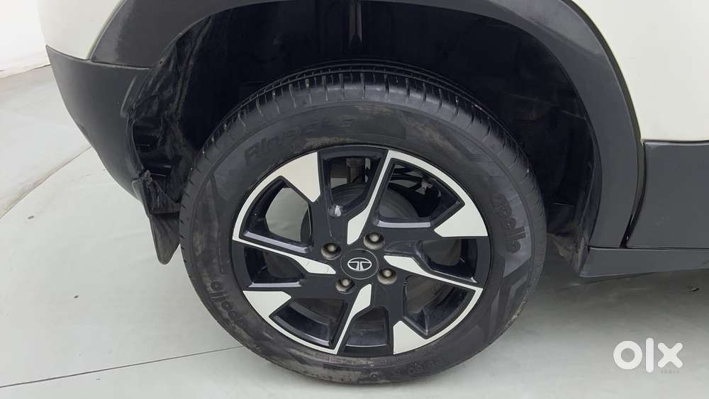 Tata Punch 1.2 Revotron Creative Dual Tone, 2023, Petrol