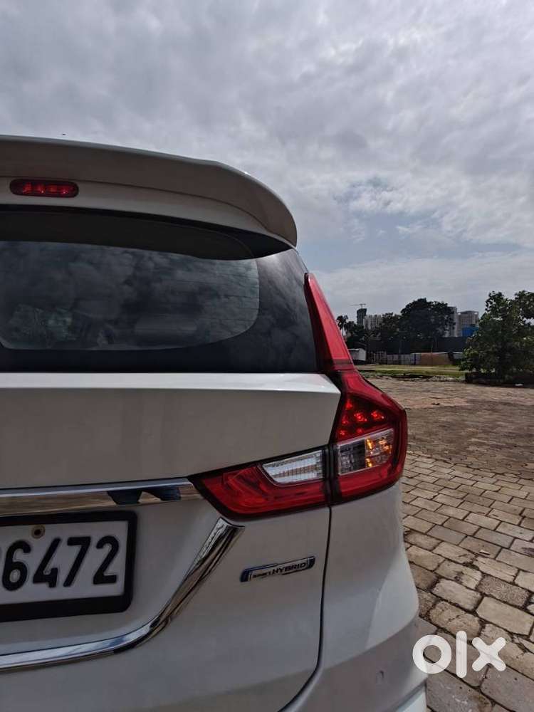 Maruti Suzuki Ertiga 1.5 Zxi Plus Shvs, 2022, Petrol