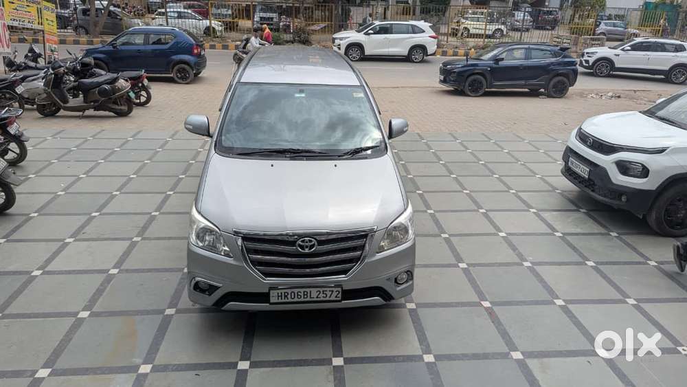 Toyota Innova 2.5 Vx 8 Seater Bs Iv, 2015, Diesel