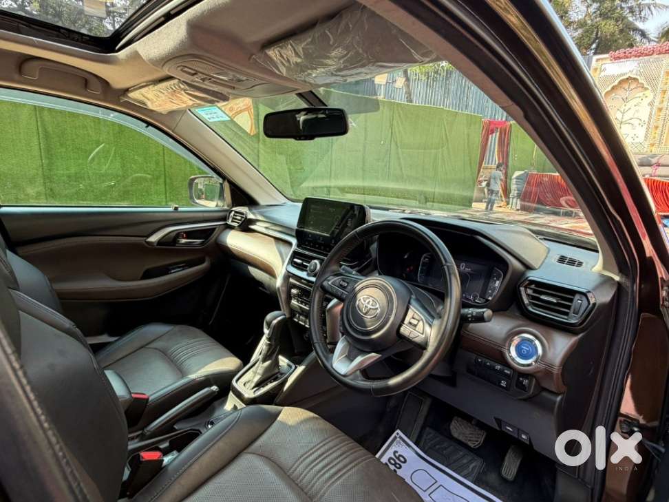 Toyota Urban Cruiser Hyryder 1.5 V Hybrid, 2023, Petrol