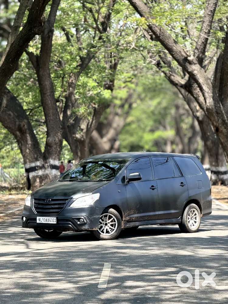 Mat Black Toyota Innova 2013model 2014 Registration Variant 4th Owner