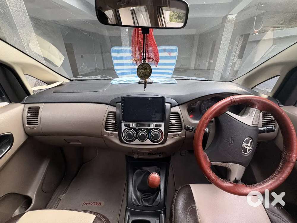Innova Captain Seats Diesel