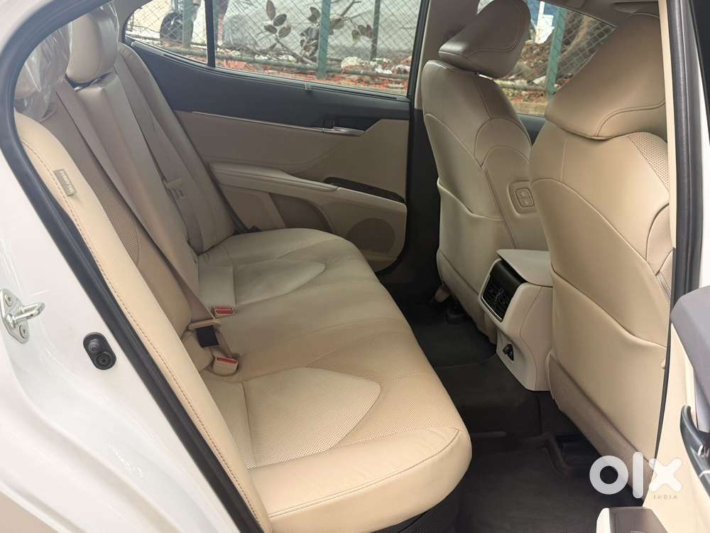 Toyota Camry Hybrid, 2022, Petrol