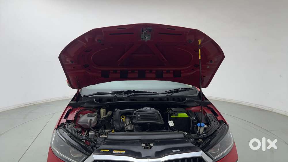 Skoda Slavia Style 1.0l Tsi At, 2022, Petrol